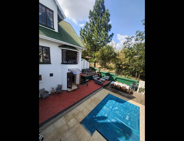 5 BEDROOM TOWNHOUSE FOR SALE IN VAALVIEW